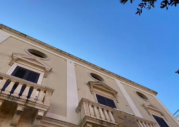 Palazzo Mongio Suites And Apartments